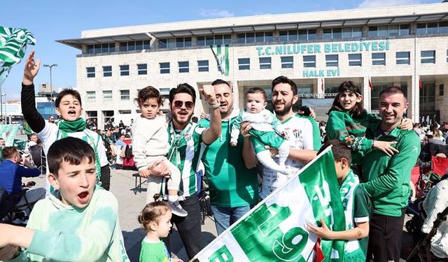 Bursa Halkı Şampiyonluğu Birlikte Kutladı