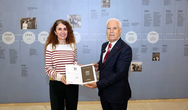 Nasip ve Nuri İyem Sergisi Bursa'da Rekor İlgi Görüyor