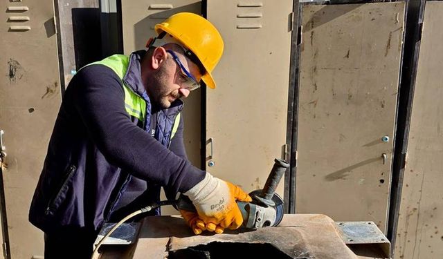 Eskiyen Konteynerler Atölyede Yenileniyor