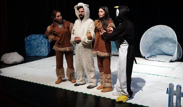 Çocuklar ücretsiz olarak tiyatro ile buluşuyor