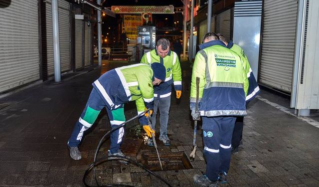 Tarihi Kapalıçarşı’da Atık Temizliği