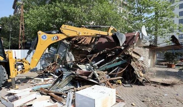1050 Konutlar'daki yeşil alan işgalden kurtarıldı.