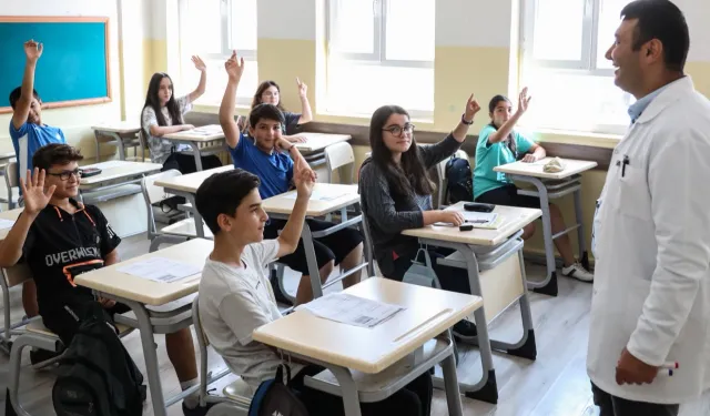 Derslerin saatleri değişti! Resmi Gazete'de yayımlandı