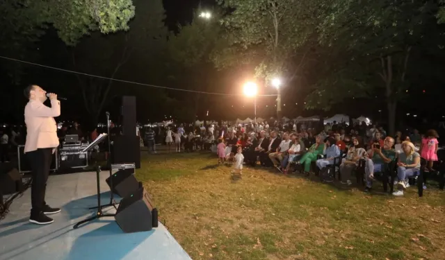 İnegöl'de Hanımeli Alışveriş Şenliği coşkusu