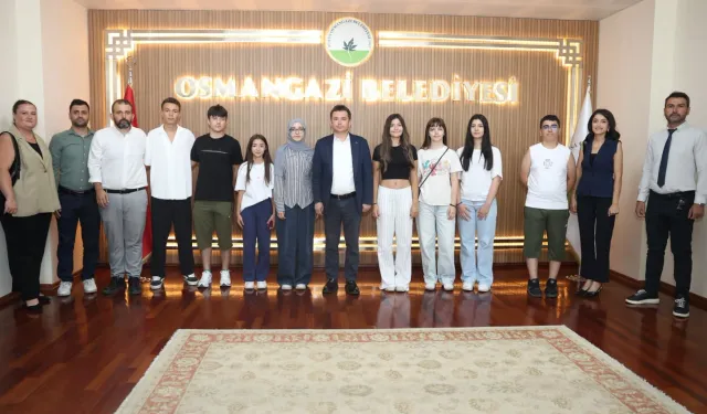 LGS kurslarının başarılı öğrencileri Başkan Aydın'la buluştu