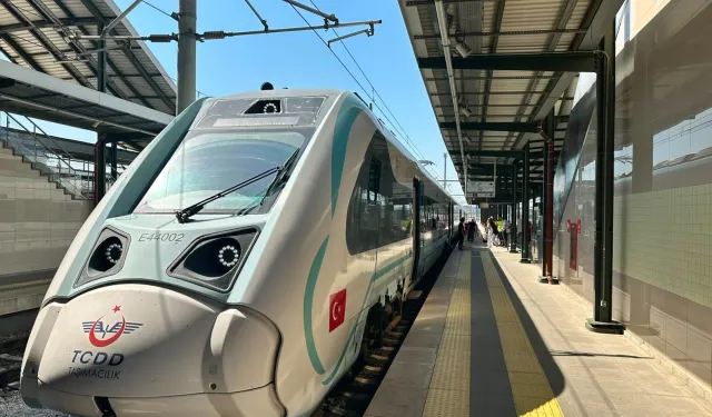 Millî elektrikli tren seti  ilk seferine çıktı