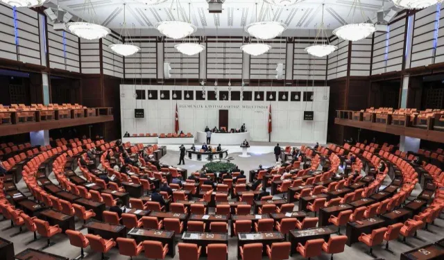 TBMM'deki sandalye dağılımı yeniden şekillendi.