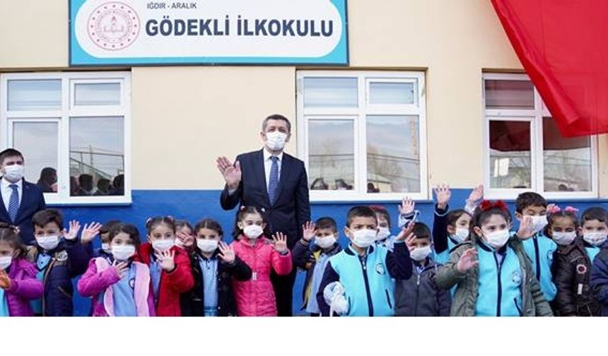 Millî Eğitim Bakanı Ziya Selçuk, İlk ders zilini IĞDIR'da çaldı