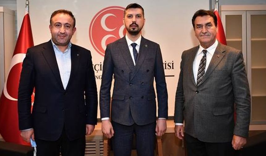 Başkanı Mustafa Dündar, MHP Osmangazi İlçe Teşkilatı’nı ziyaret etti.