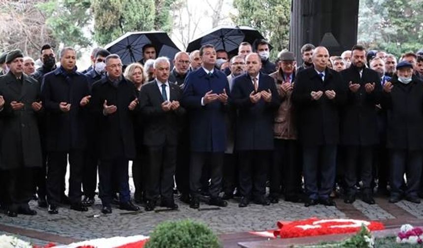 Cumhurbaşkanı Turgut Özal için İstanbul'da anma töreni yapıldı