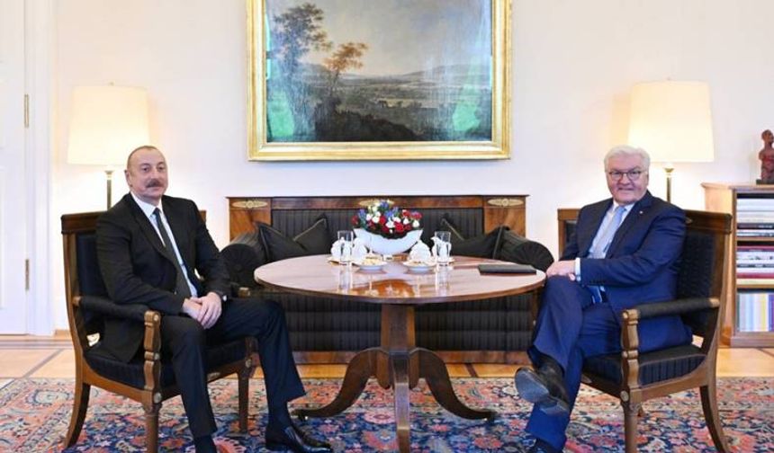 Aliyev ve Steinmeier, Berlin'de bir araya geldi