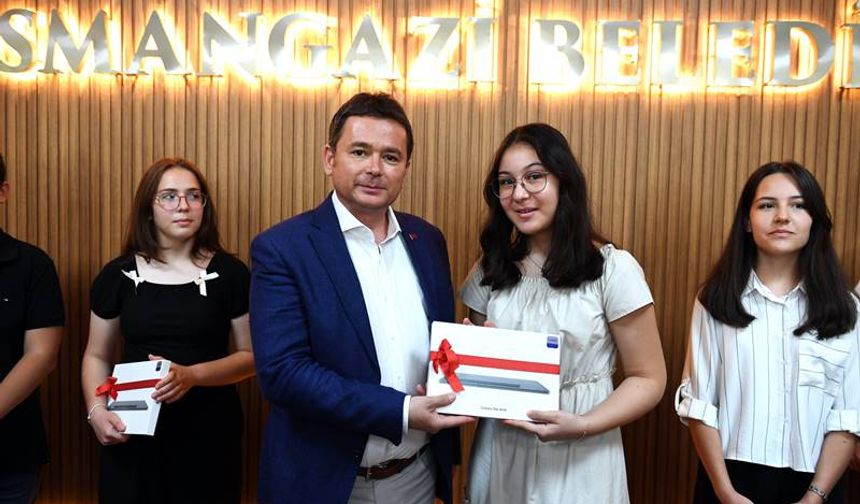 Çocuklarımızın başarılı olması bizi gururlandırıyor