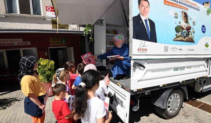 Kütüphane çocukların ayağına kadar gidiyor