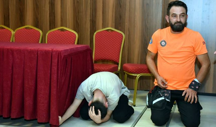 Yıldırım Belediyesi, afet farkındalık eğitimleri veriyor.