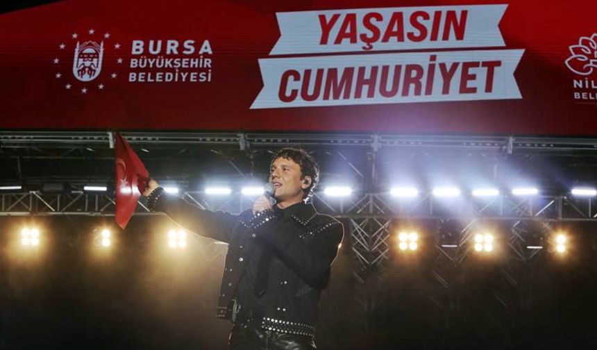 Edis, muhteşem bir Cumhuriyet bayramı yaşattı.