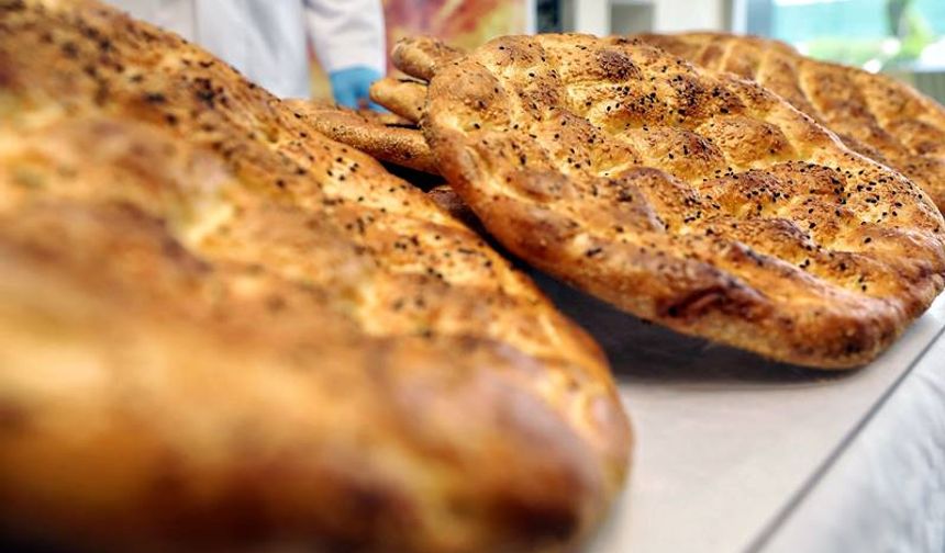 Bursa'da 450 gramlık  Ramazan pidesi 25 TL