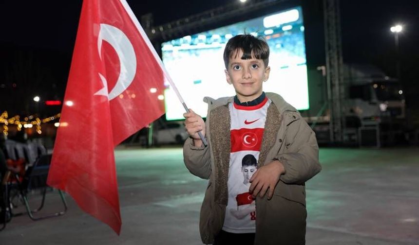 Ferdi Kadıoğlu Attı, Bursa Sevince Boğuldu