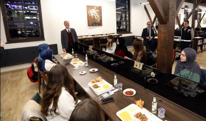 İnegöl’ün "Nöbetçi" Gençleri İftarda Buluştu