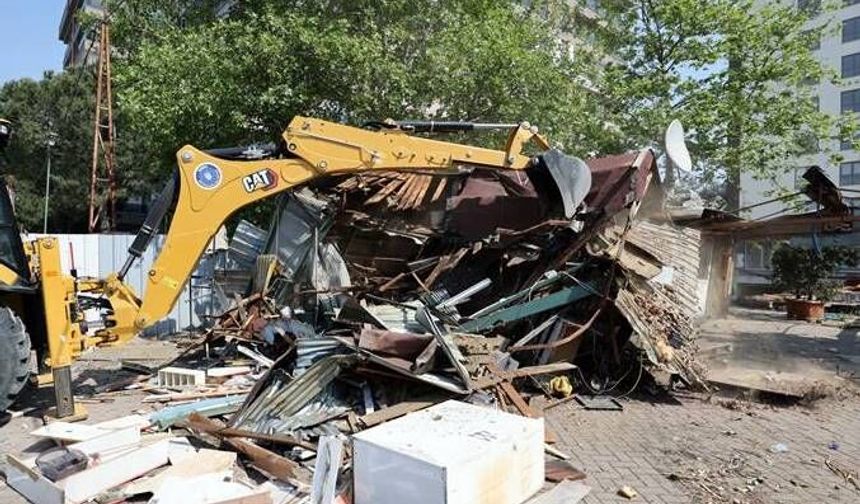 1050 Konutlar'daki yeşil alan işgalden kurtarıldı.