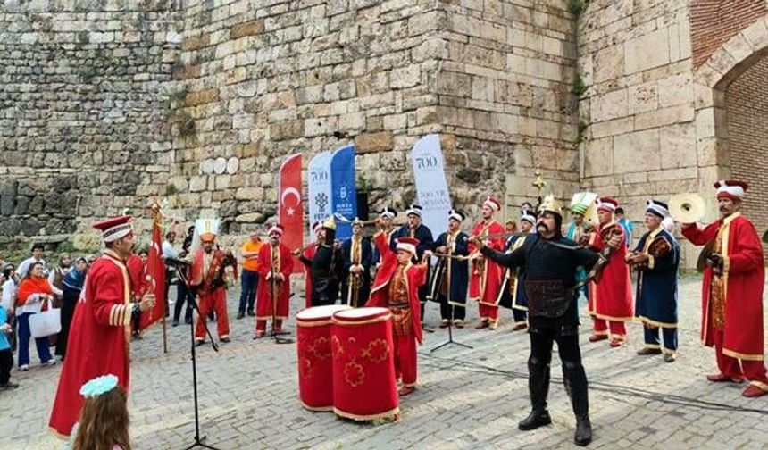Fethin mehter sesleri Saltanat Kapı'dan yükseldi