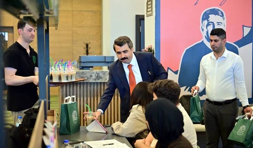 Gençlerin Hedeflerine Ulaşması İçin Yanlarındayız