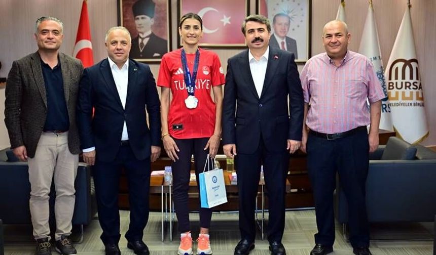 Milli Tekvandocu Hatice Kübra İlgün’den  Çifte Madalya!