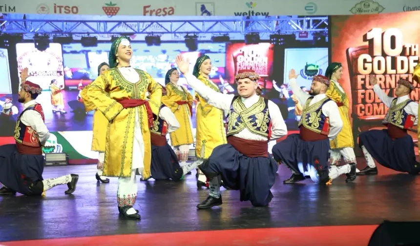 İnegöl'de Dünyanın renklerini buluşturan festival başladı