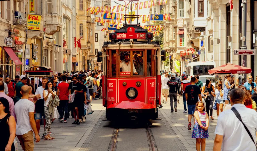 İstanbul hem en fazla göç alan hem de en fazla göç veren il oldu.