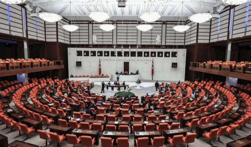 TBMM'deki sandalye dağılımı yeniden şekillendi.