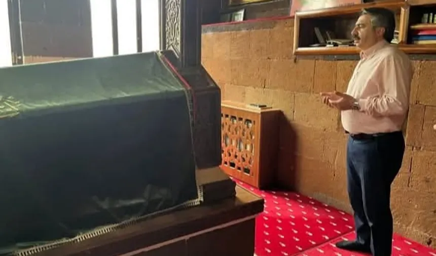 Ahmed-i Hani Hazretleri'nin Türbesine ziyaret