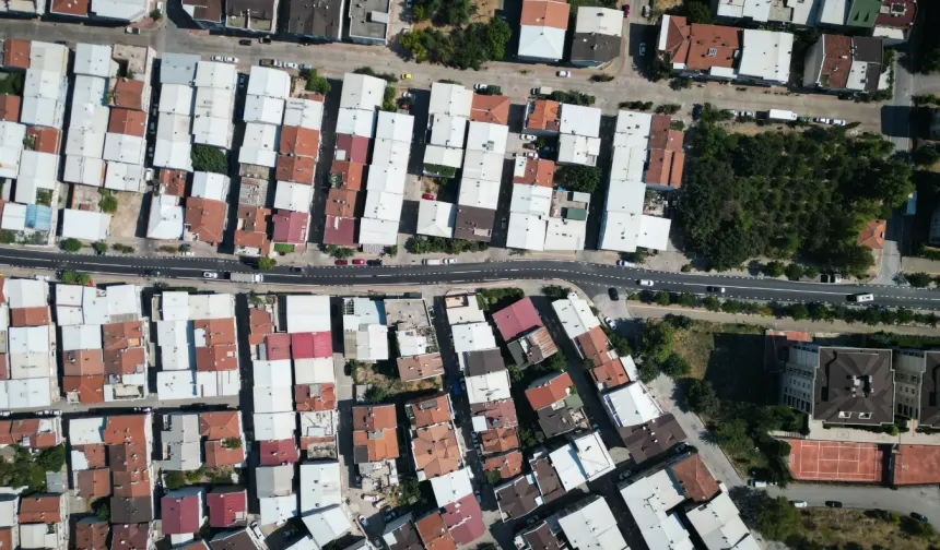 Nilüfer ilçesindeki Dumlupınar Caddesi'ndeki yol yenilendi.
