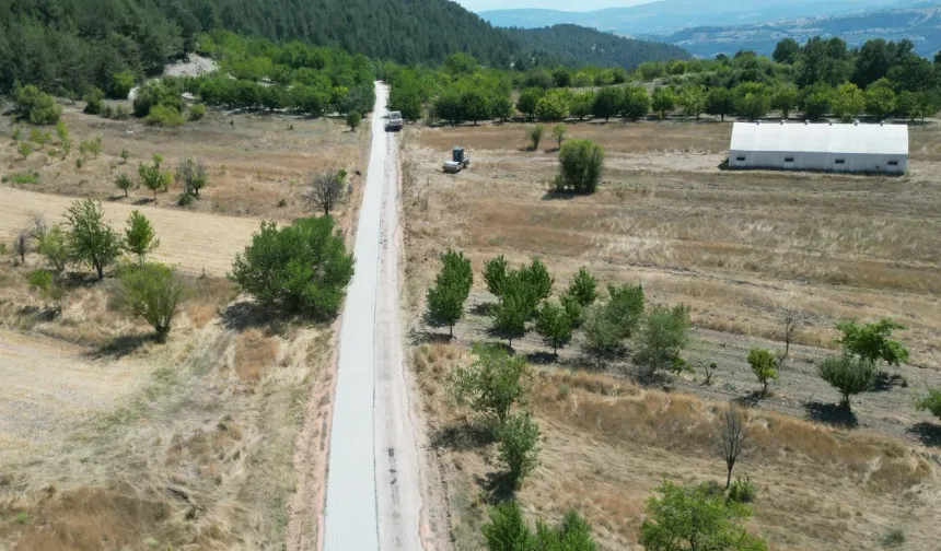 Keles'te yollar hem yenileniyor, hem genişliyor