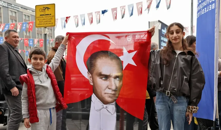 Bursa Büyükşehir'den 29 Ekim'e özel 'Ata Posteri'