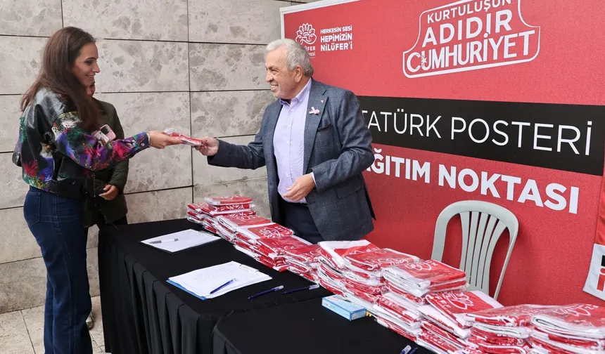 Bursa'da Atatürk posterleri Nilüfer'in her yerinde