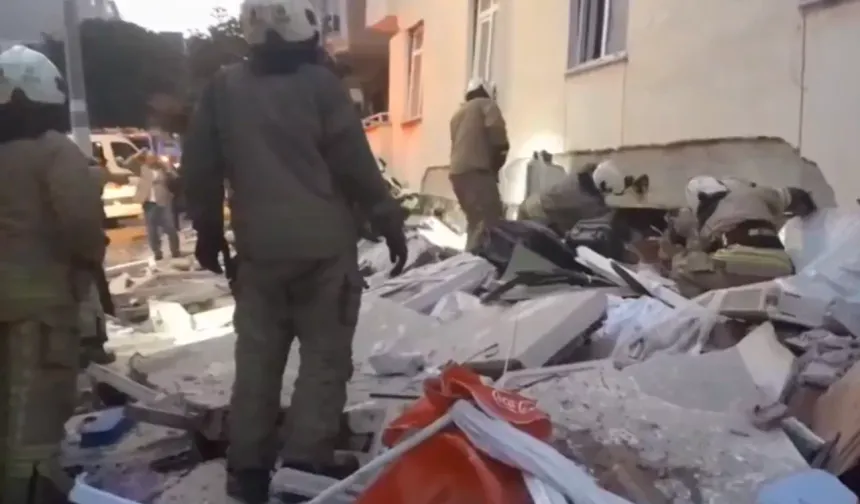 İstanbul Valiliği: Maltepe'de 3'ü çocuk 8 kişi sağ kurtarıldı.