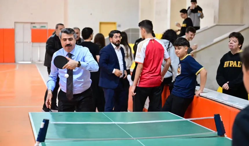 Başkan Yılmaz Oktay gençlerle bir araya geldi.