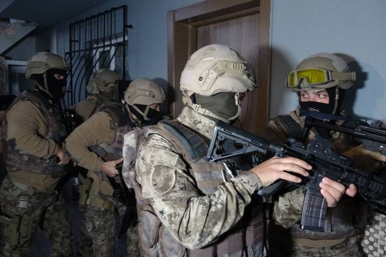 İstanbul’da El Kaide, DEAŞ ve HTŞ’ye operasyon: 10 gözaltı