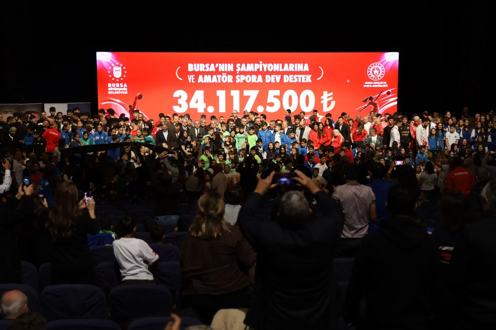 Şampiyonlara ve amatör spora 'Büyük' destek