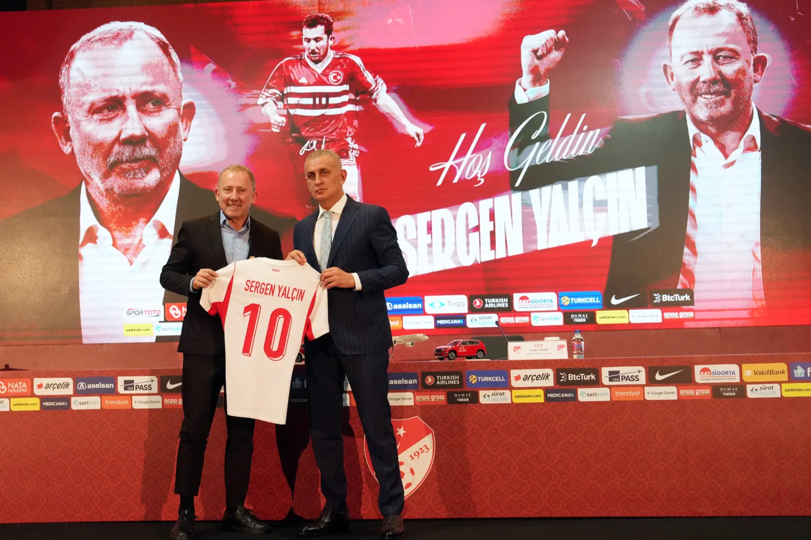 Sergen Yalçın milli takımın başına geçti